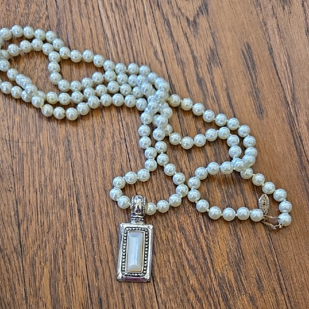 Elegant Silver and Faux Pearl Necklace